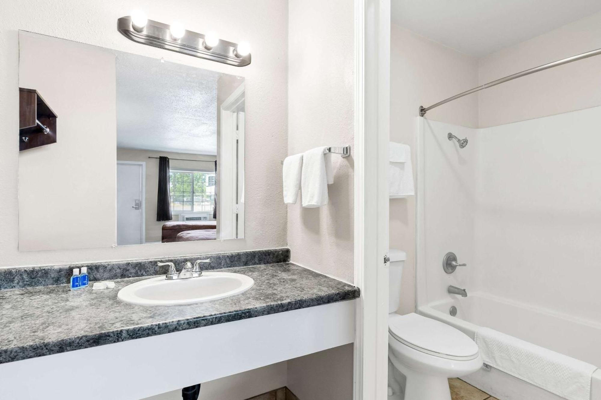 Rodeway Inn Hermiston - Umatilla Экстерьер фото