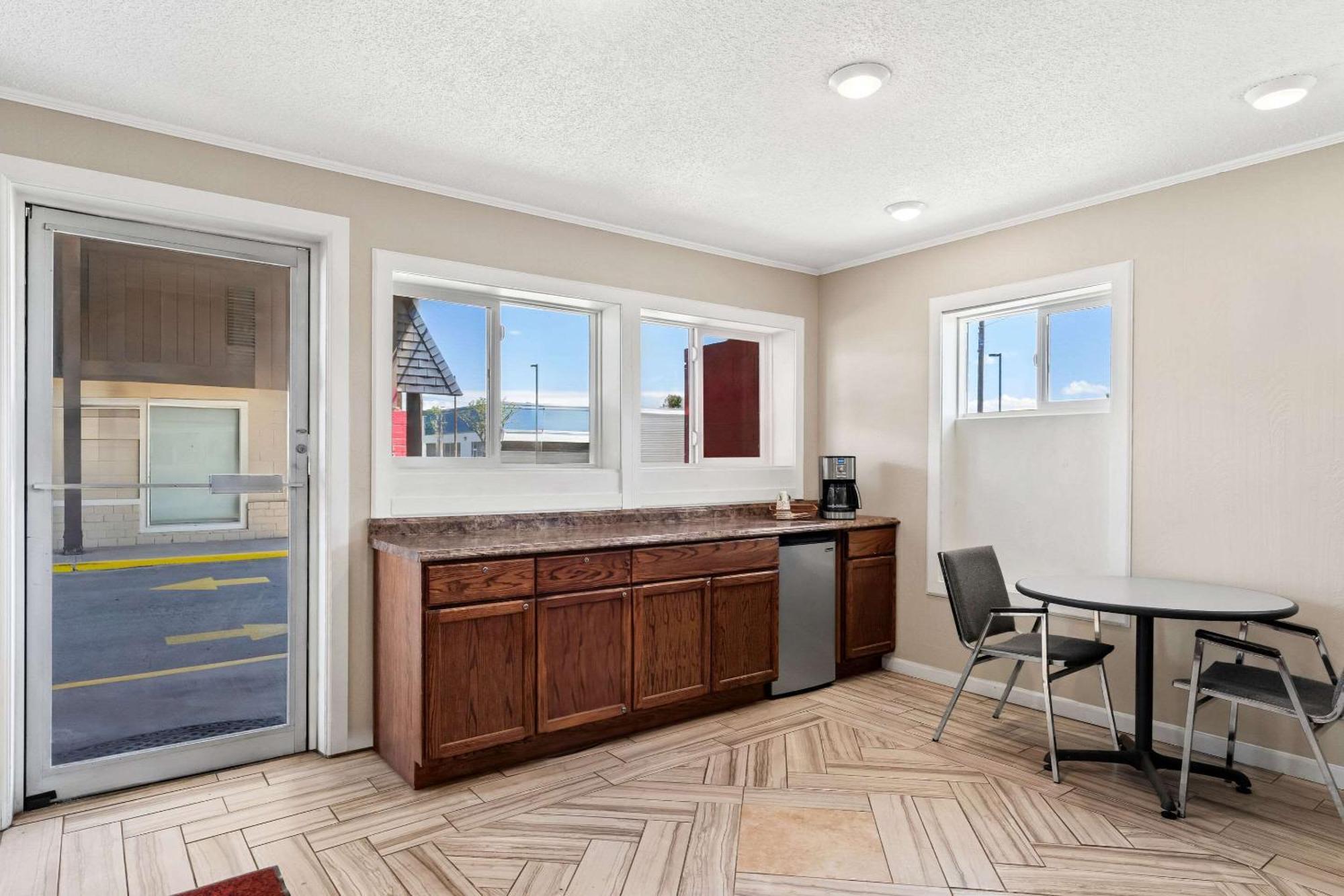Rodeway Inn Hermiston - Umatilla Экстерьер фото